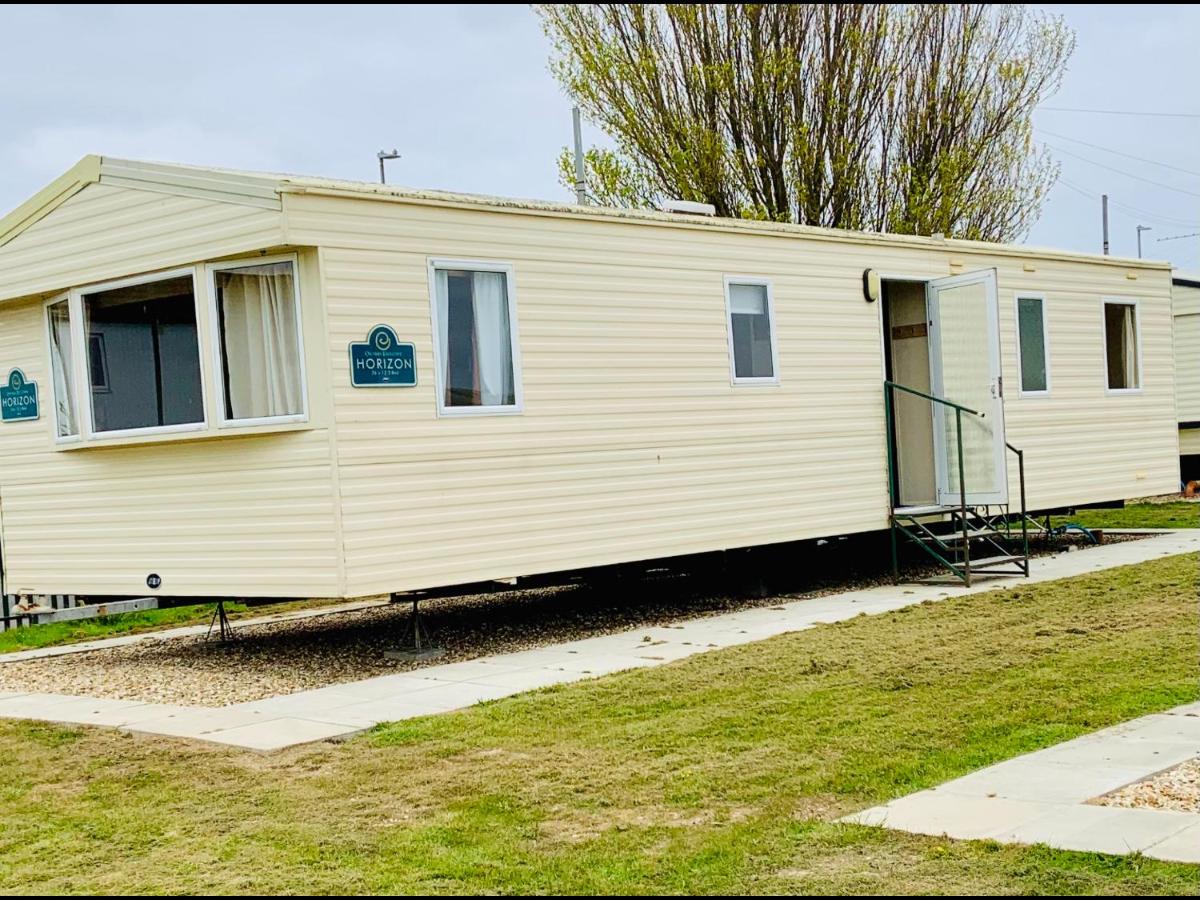 B&B Mablethorpe - Trusville Mablethorpe 3 Bedroom Caravan . Beachside site ! - Bed and Breakfast Mablethorpe