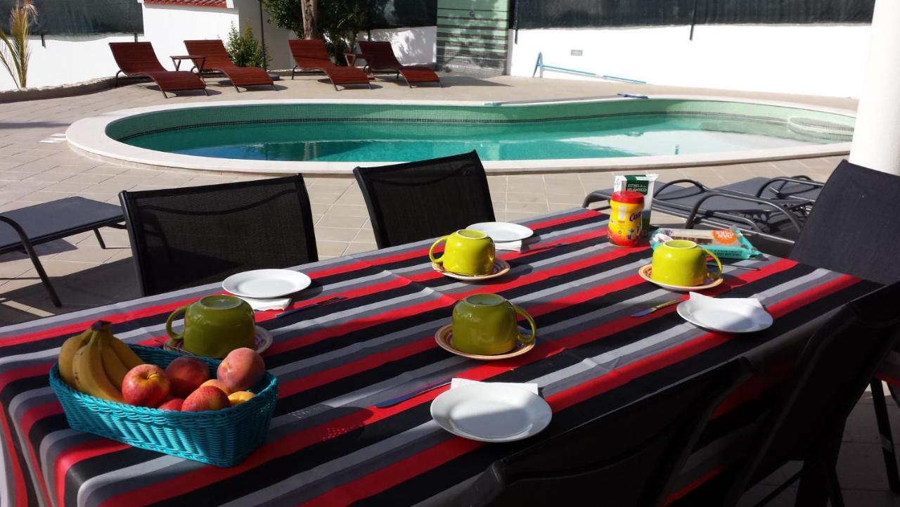 Villa Margarida by Laranjal Rentals - B&B