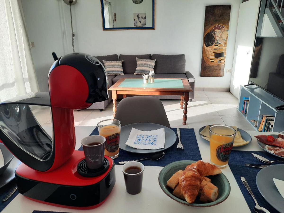 Sun & Surf Loft, near main street and beach, Wifi fiber, winter garden with sea view - B&B