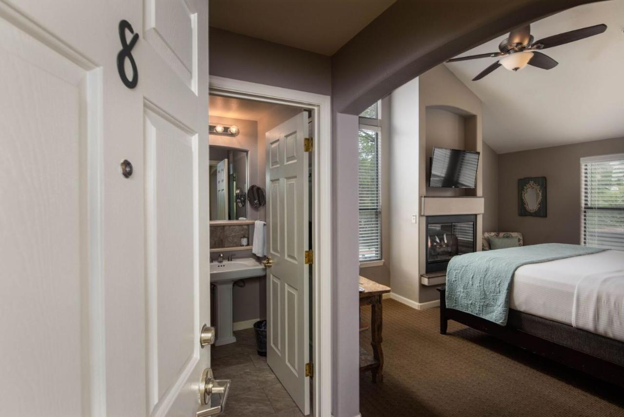 King Room with Mountain View