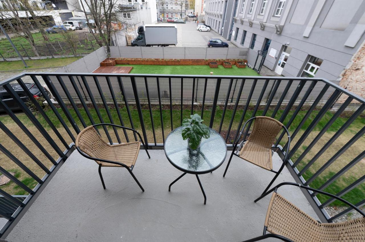 Luxury in City -3- Studio Bright & Secure Free Parking - B&B Lodz
