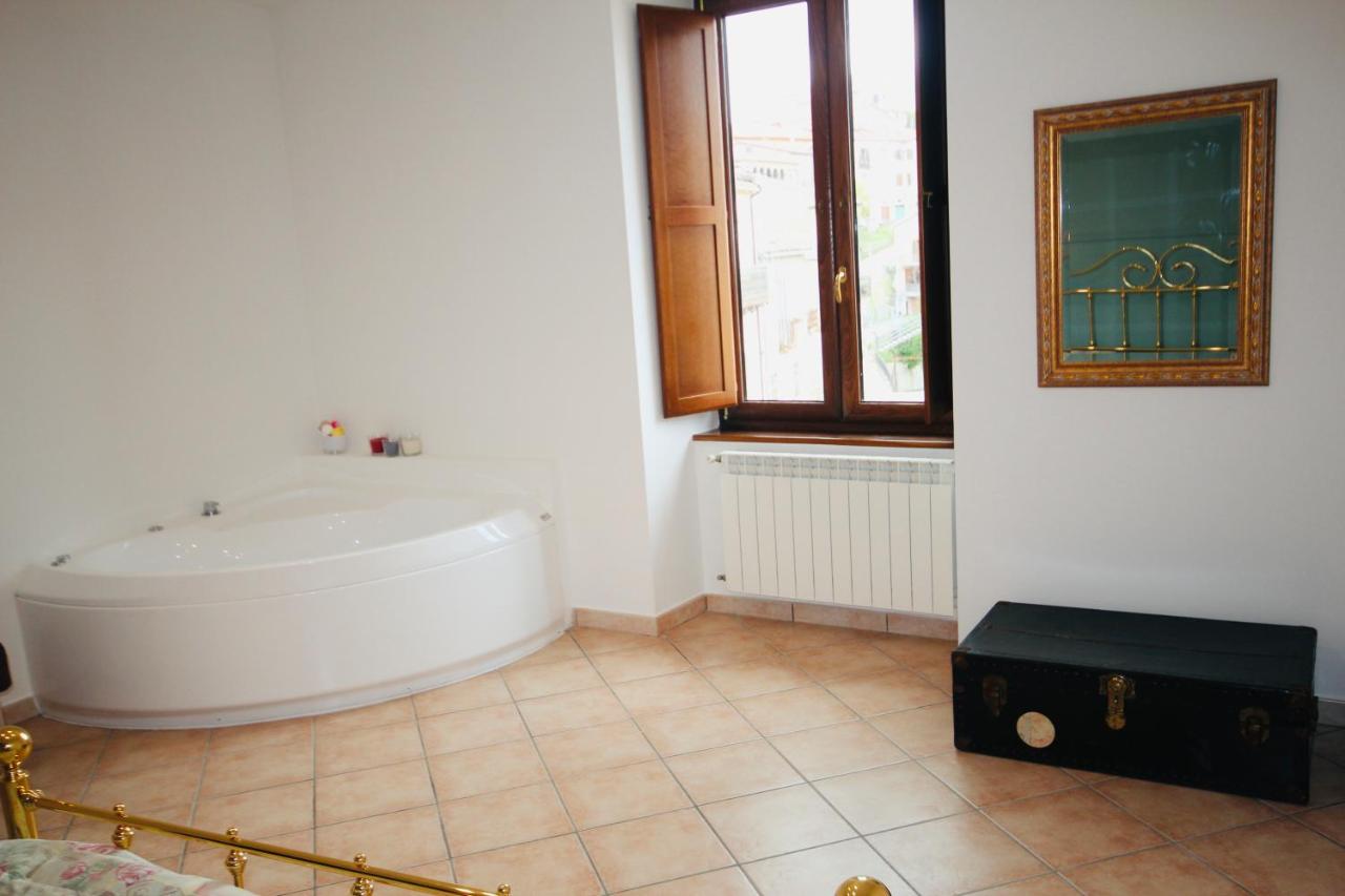 Una Finestra sul passato - B&B Andretta