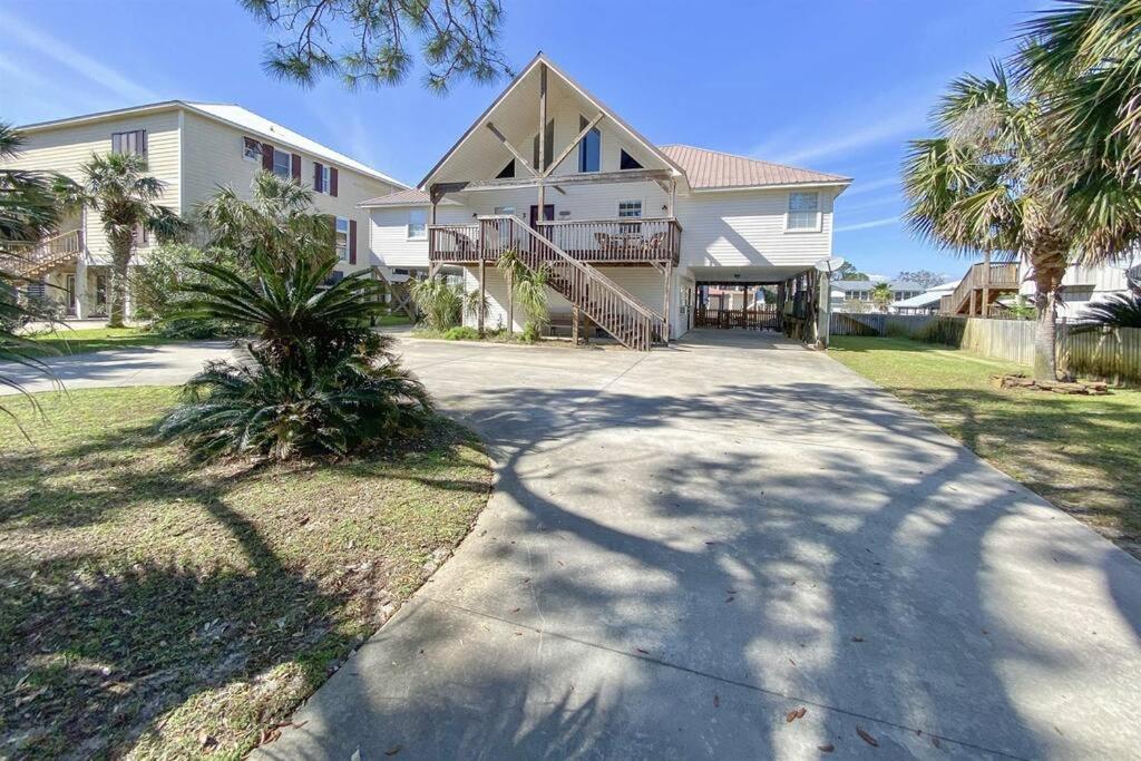 B&B Orange Beach - House on Cotton Bayou Spacious Private Bayfront Pet Friendly 5bd 3ba Bonus Loft - Bed and Breakfast Orange Beach