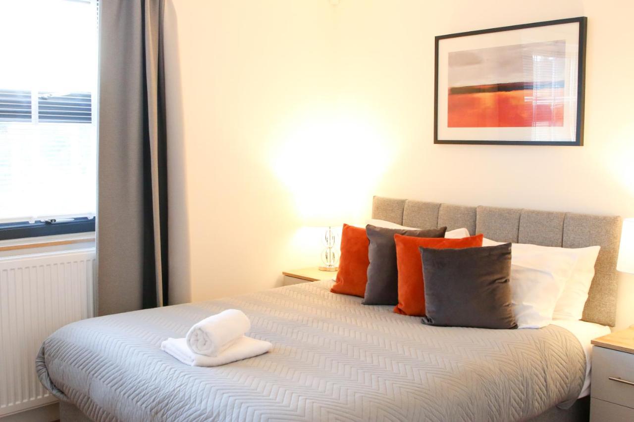 B&B London - Exclusive Ensuite Double Room - Bed and Breakfast London