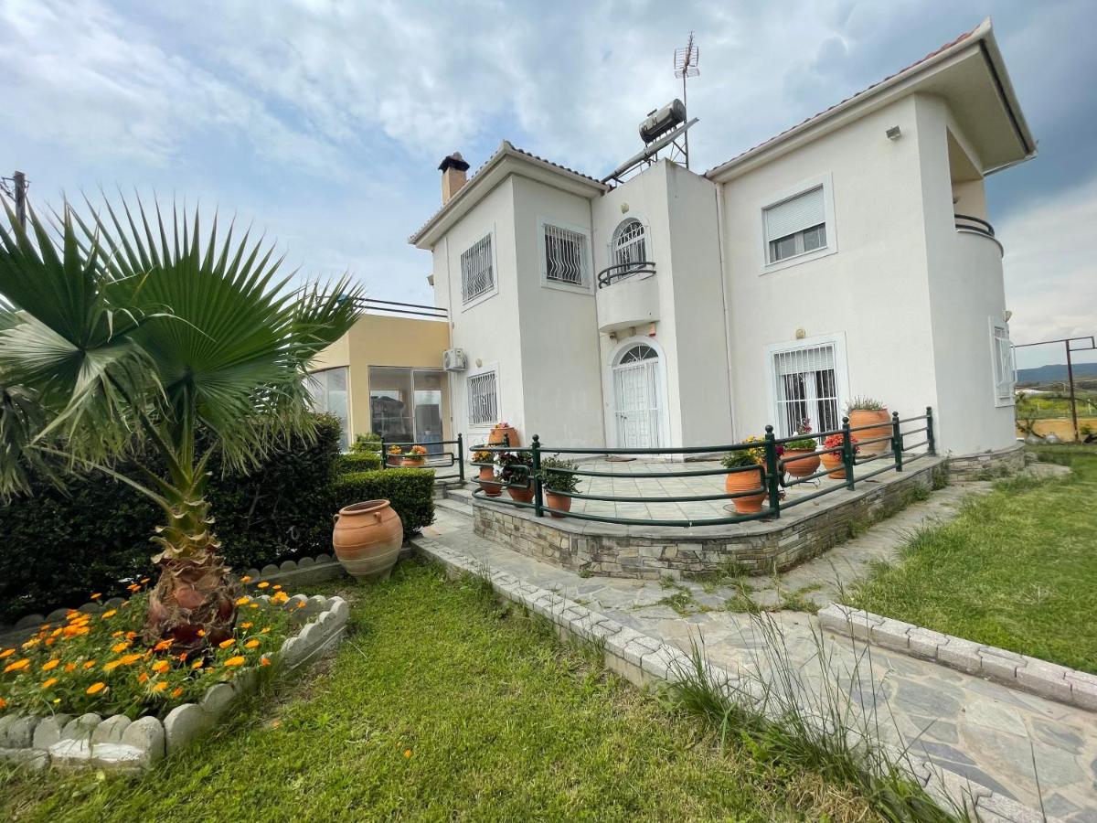 Seaside apartment with private garden - Ferienwohnung Néa Anchiálos