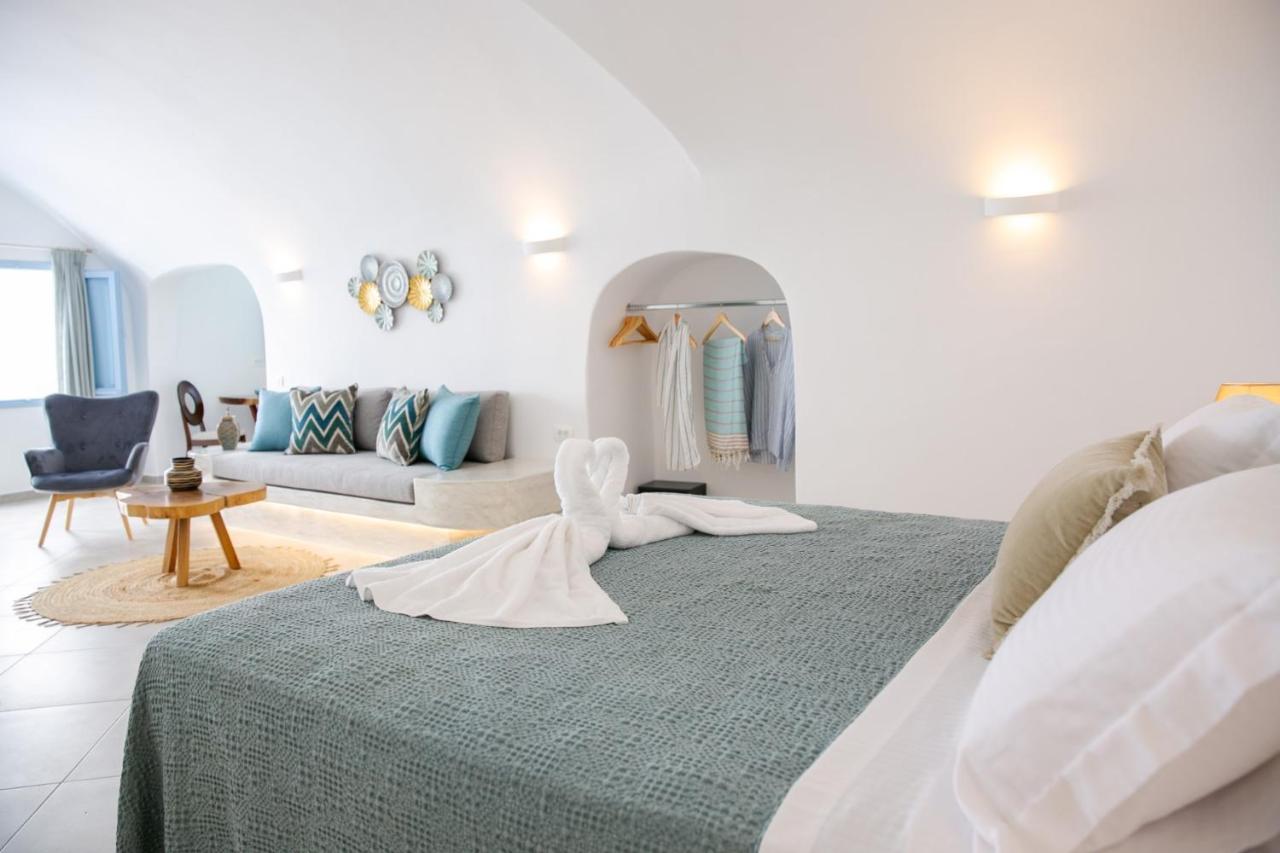 Panoramic Cave Suite with Outdoor Jet Tub, Sea & Sunset View