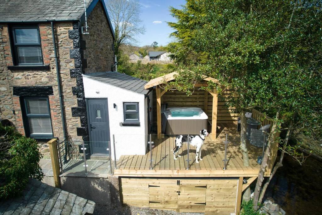 B&B Duddon - Luxurious Cottage with hot tub, Lake District - Bed and Breakfast Duddon