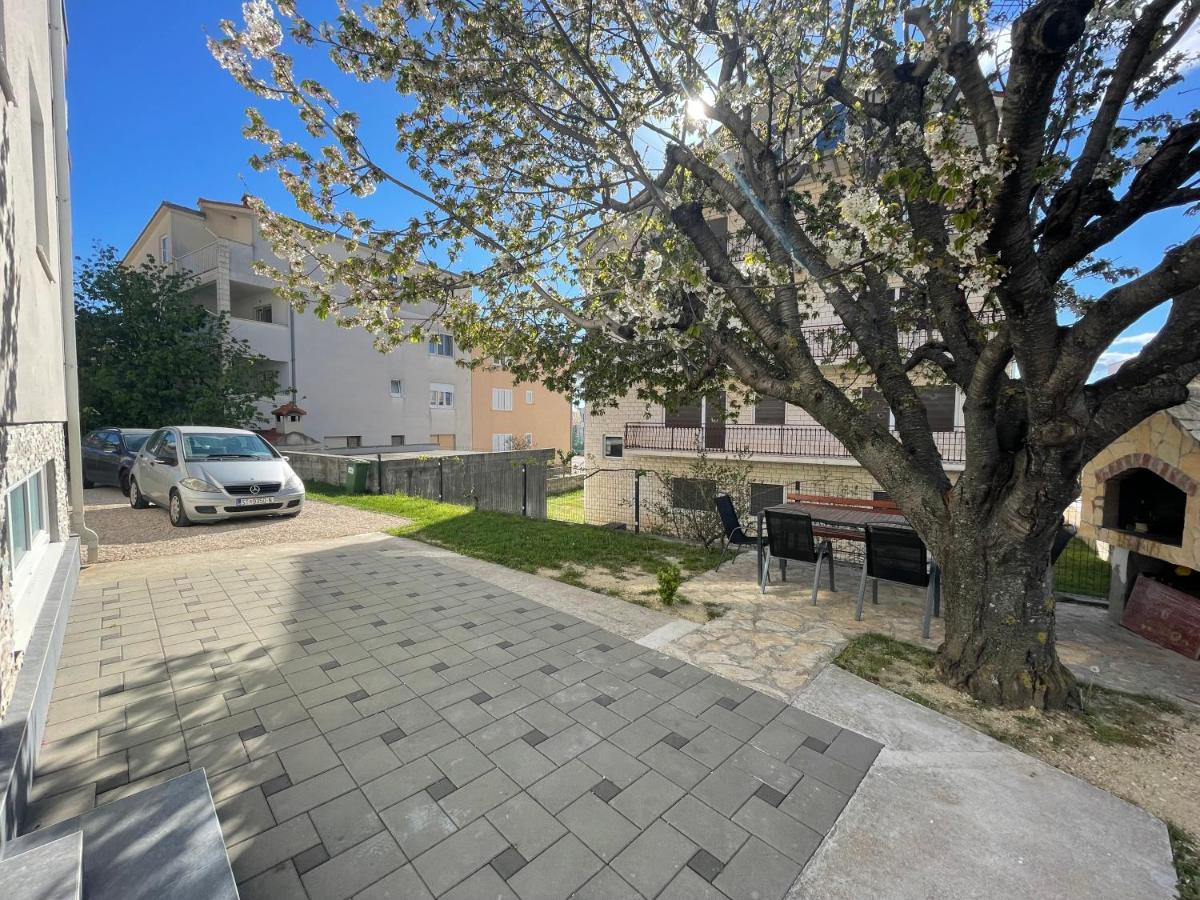 Apartment LaDoNi - #new#big#spacious#large garden - Ferienwohnung Podstrana