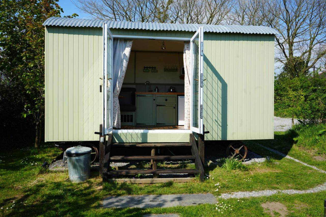 Hillcrest Hut - B&B Tenby