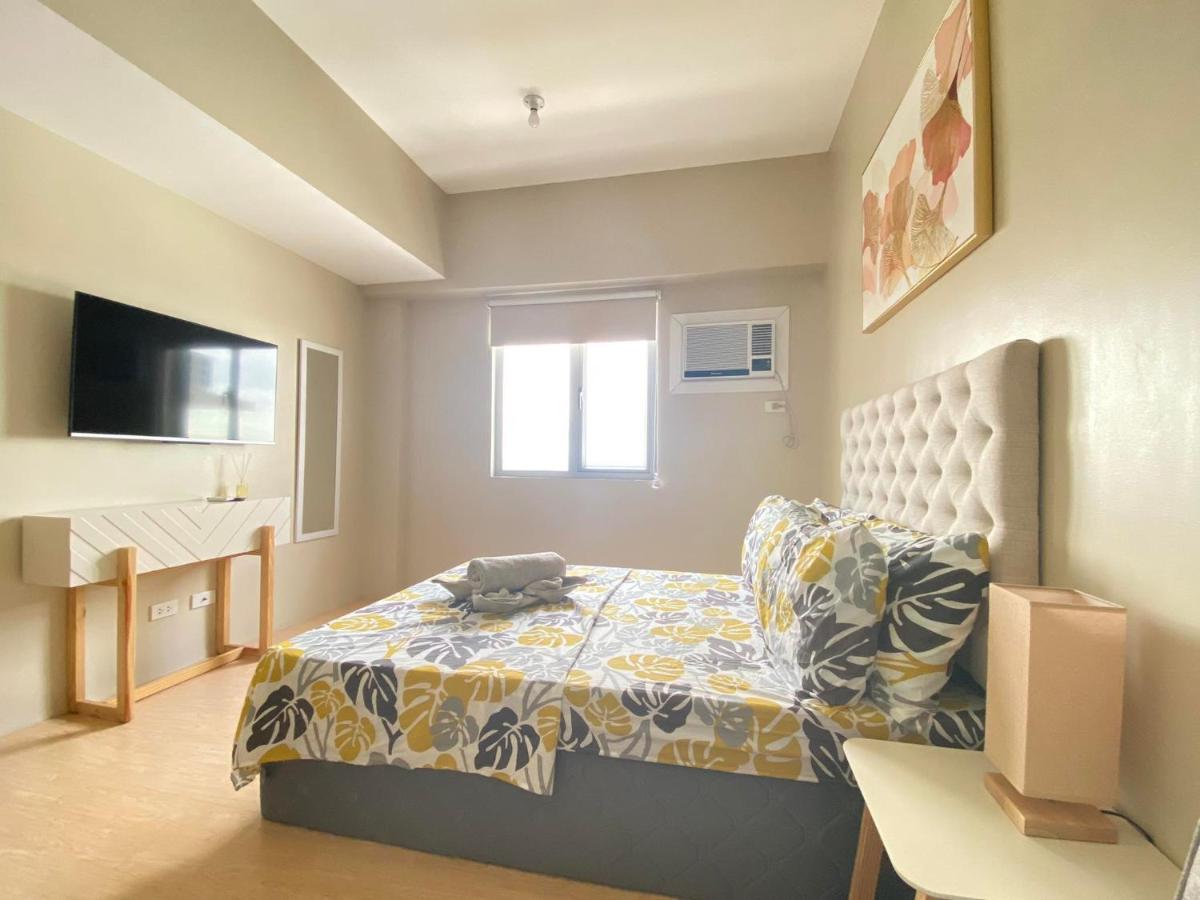 B&B Cebu - Sunvida Condo across SM City Cebu w/ WIFI and View - Bed and Breakfast Cebu