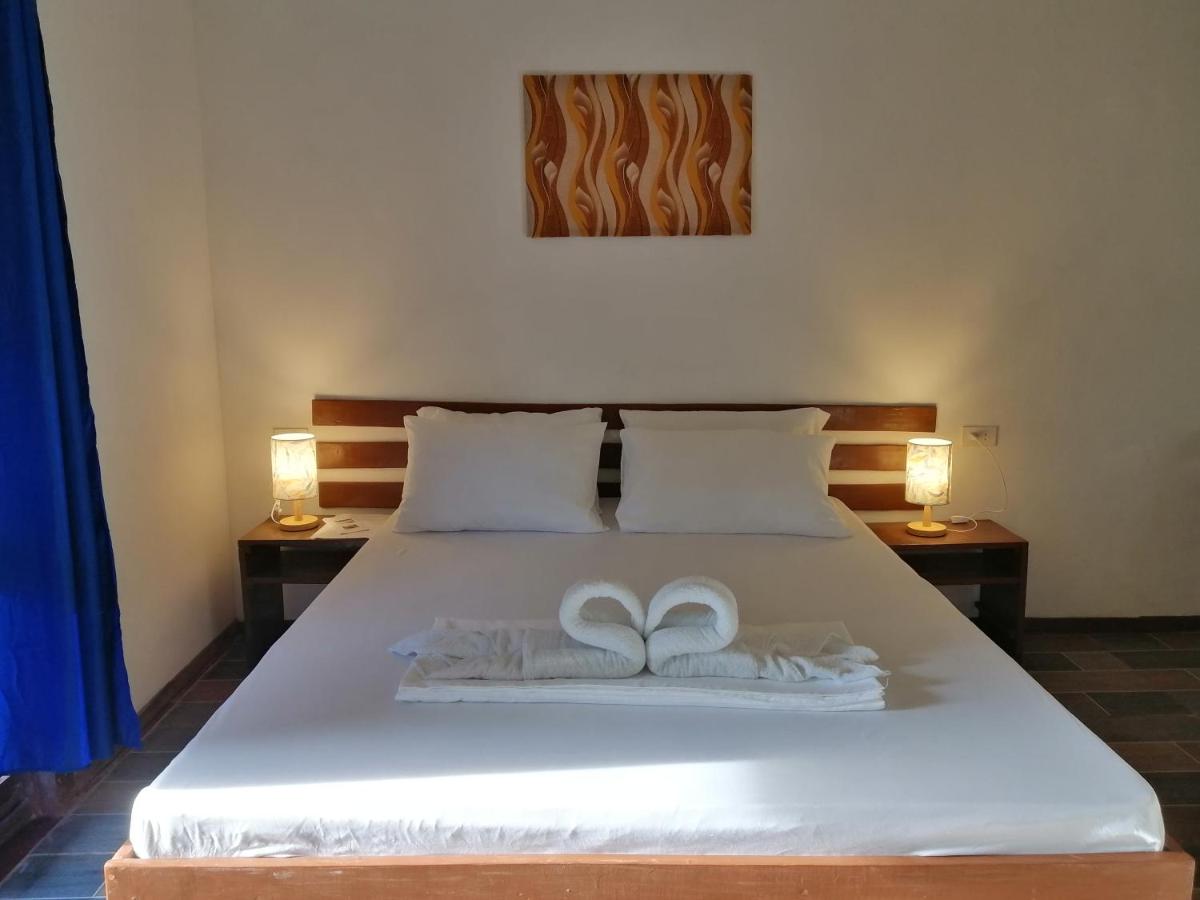 B&B Siquijor - Genevieve Guest House and Tours - Bed and Breakfast Siquijor