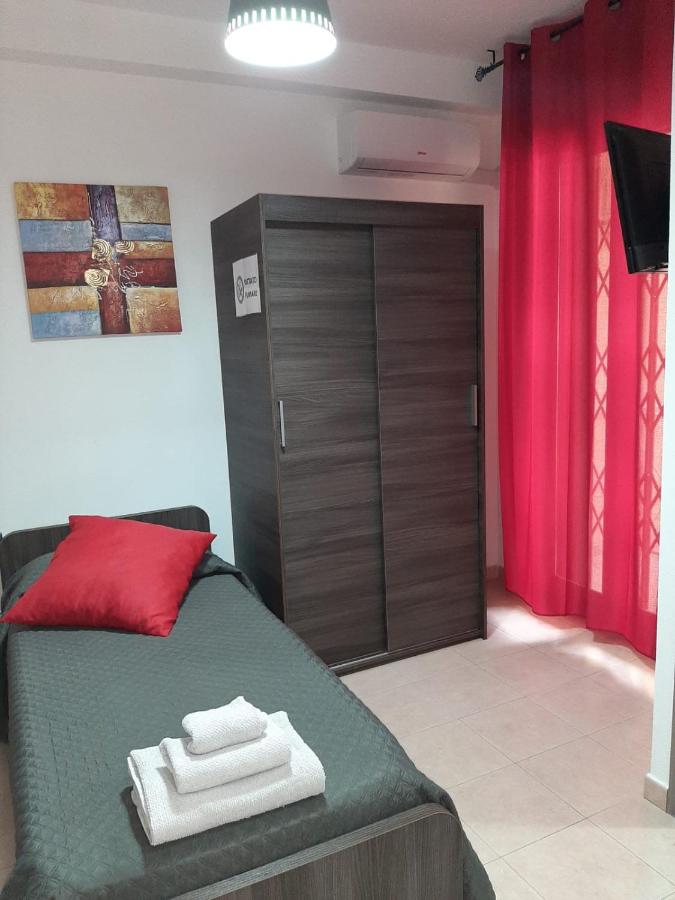 Camera Doppia con Letti Singoli con Bagno