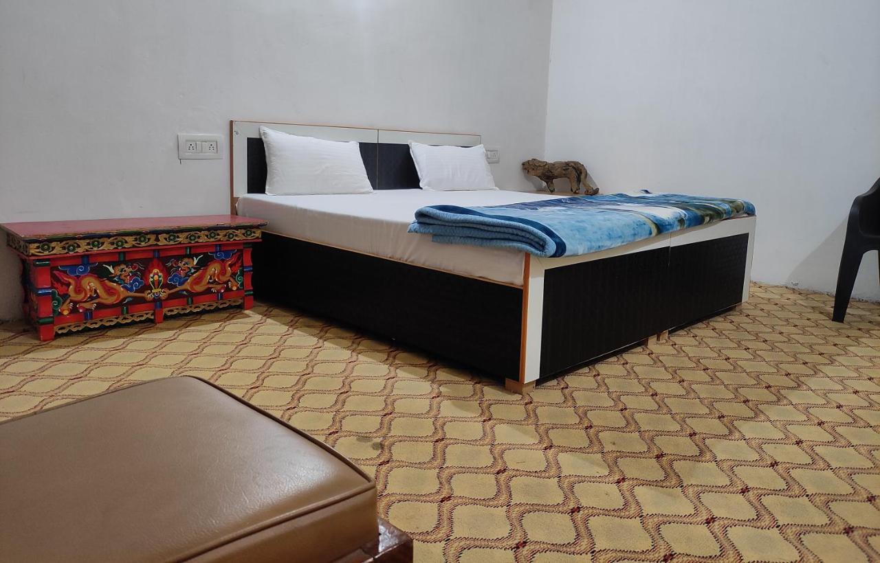 B&B Deshkit - Buddha guest House nubra - Bed and Breakfast Deshkit