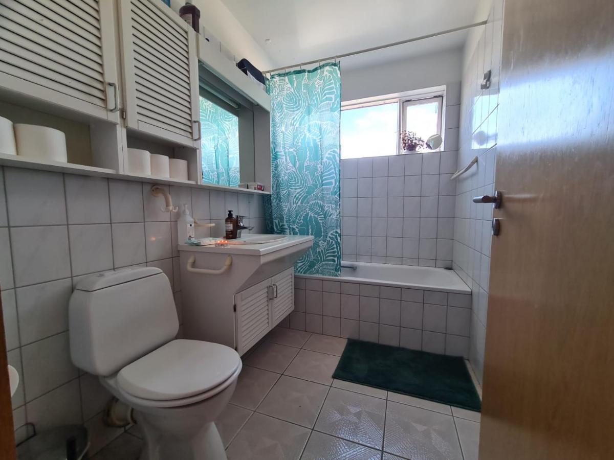 Private room in a family house, good location - B&B