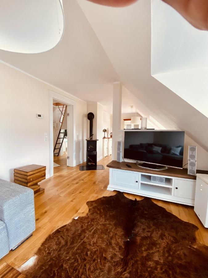 B&B Coburg - Luxuriöses Apartment mit Parkplatz - Klimaanlage -Netflix - Bed and Breakfast Coburg