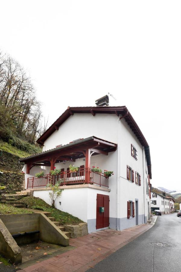 Maison a la Frontière Espagnole - B&B