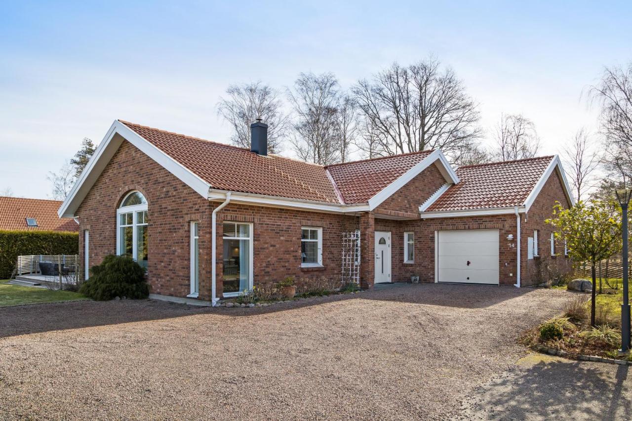 Luxury three-bedroom modern family home in Båstad - B&B