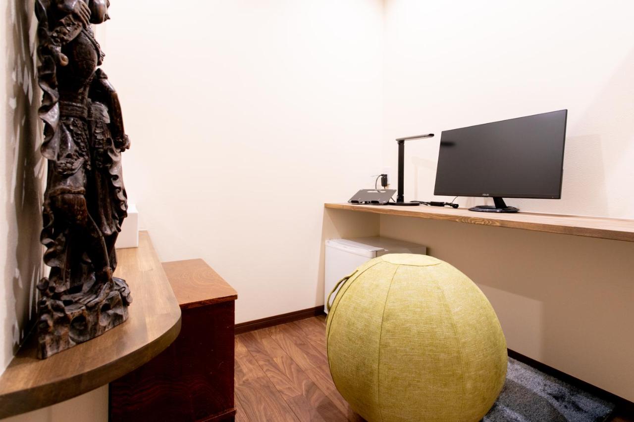 Room with Tatami Area and Toilet