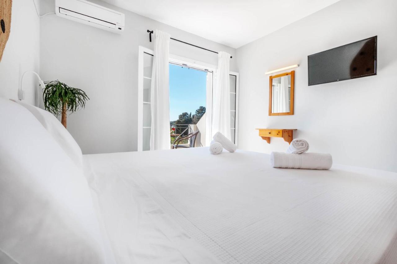 Chambre Double ou Lits Jumeaux - Vue Partielle sur Mer