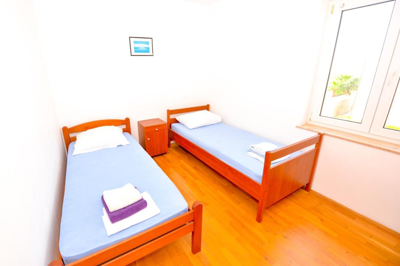 Apartamento con balcón