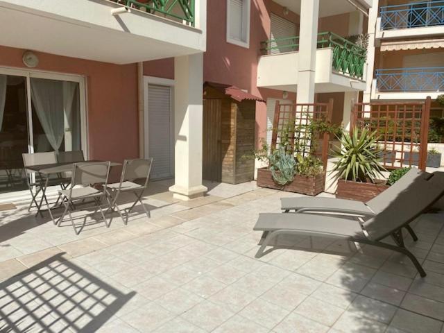Appt 2 pièces Port Fréjus - méga terrasse + garage - B&B