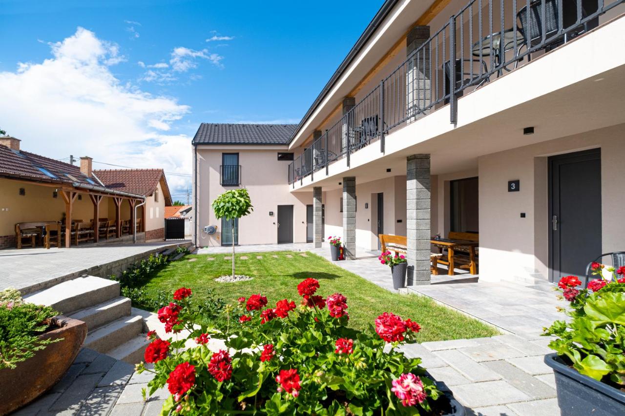 Vinařství Herůfek - B&B Zaječí