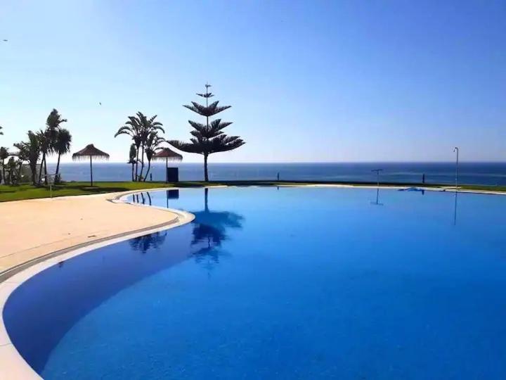 Modern three-level apartment near the sea - B&B