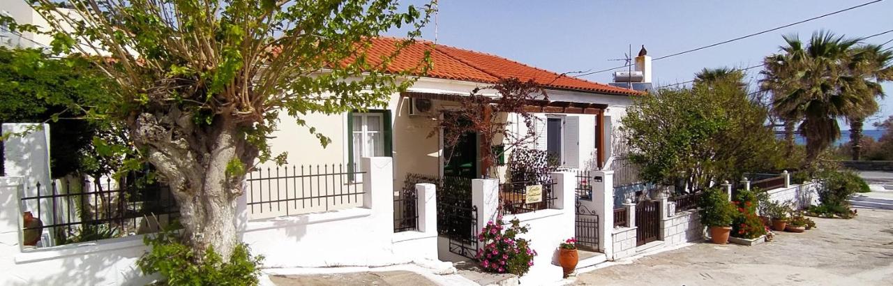 Kontos-Traditional house in Andros beach - Bed and Breakfast