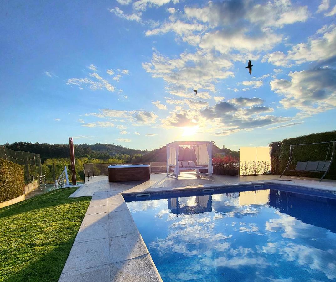Villa Moura - Pool & Jacuzzi - B&B