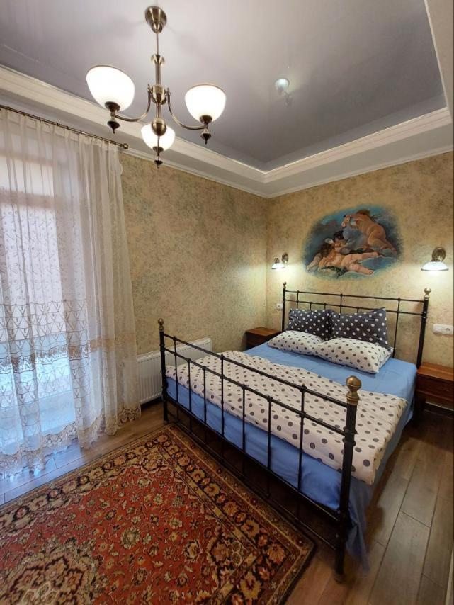 B&B Loutsk - Апартаменты Центр ,рядом готель Украина СИТИКОМФОРТ - Bed and Breakfast Loutsk