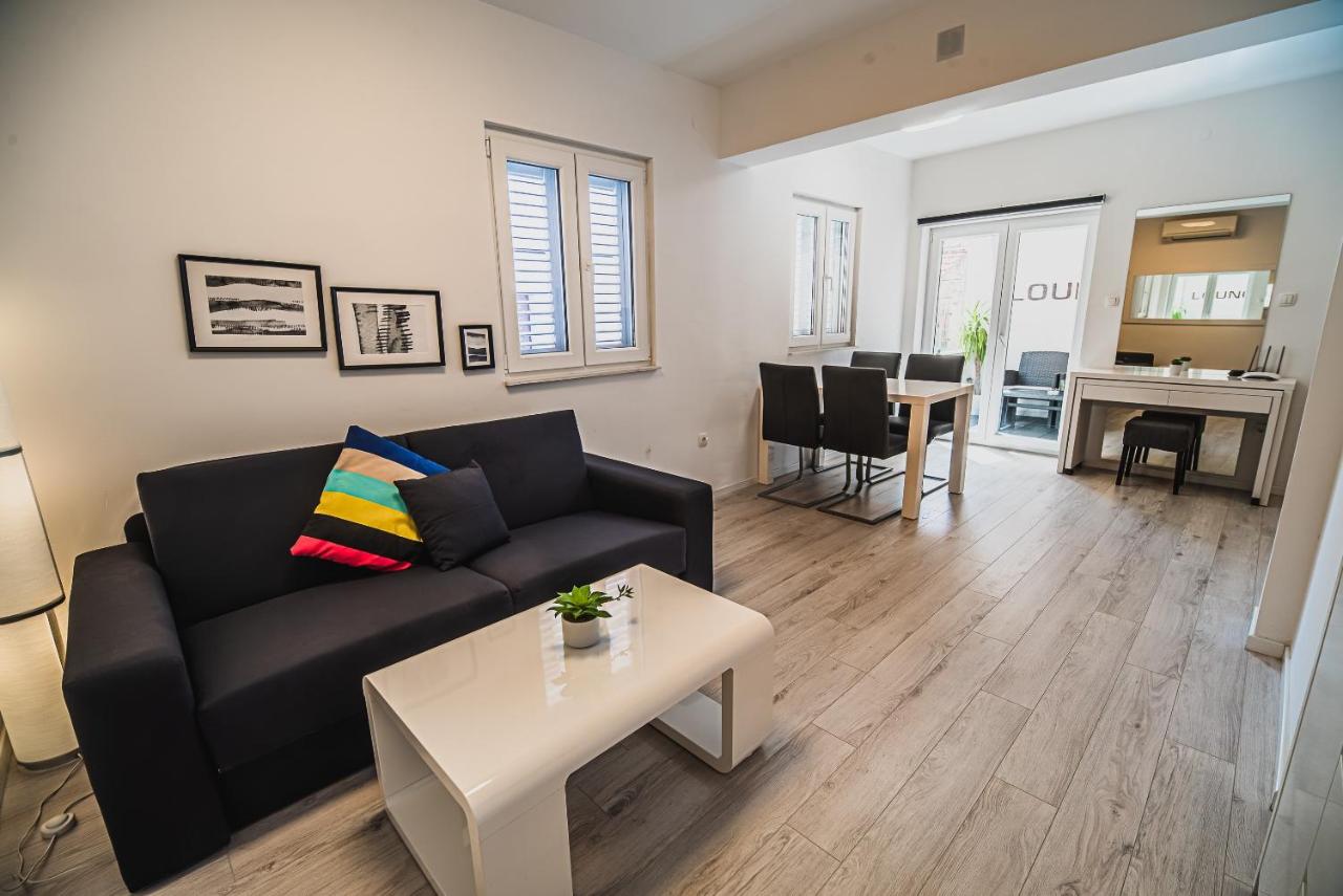 Downtown Park Apartments with Balcony - B&B