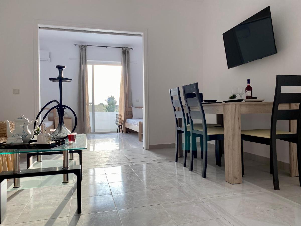 Central, Sunny & Spacious Apartment in Kos - No 1 - Ferienwohnung Kos