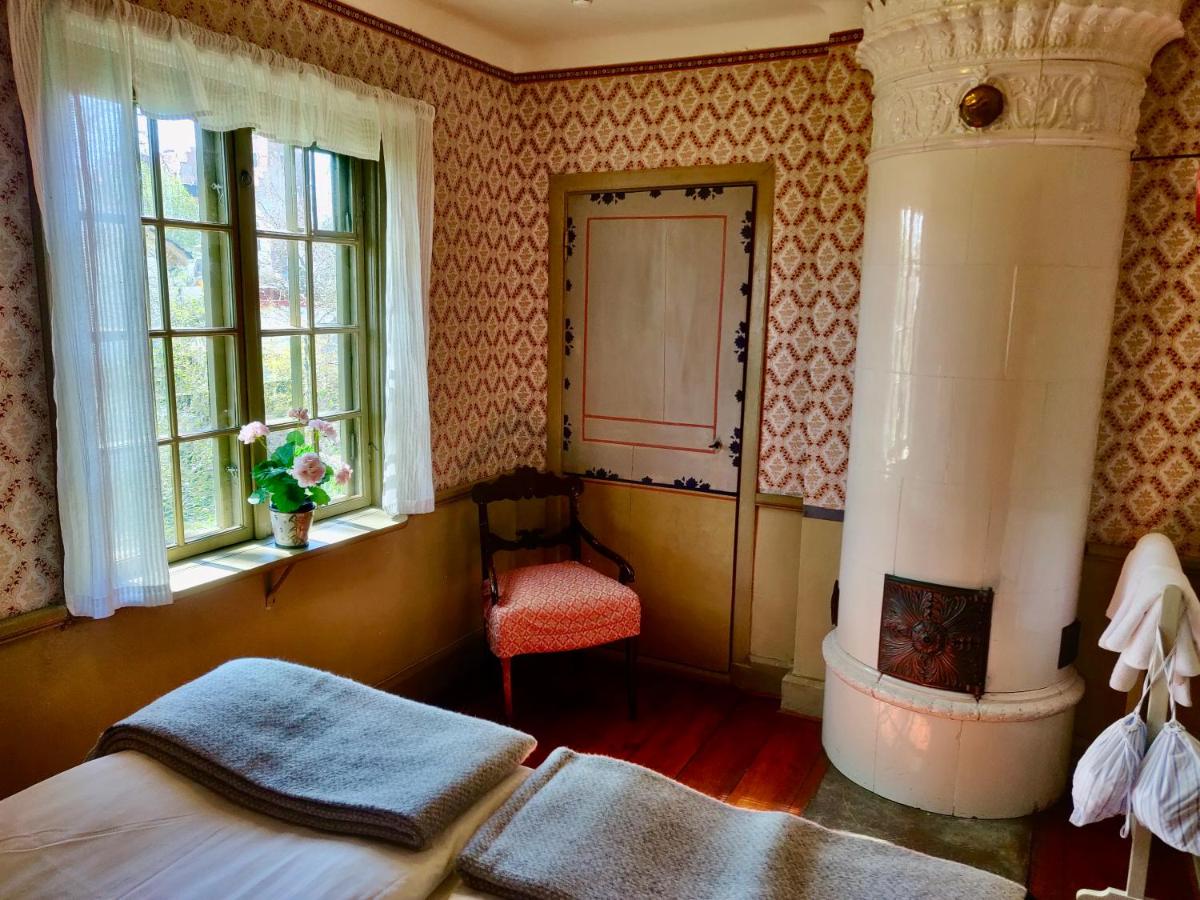 Chambre Lits Jumeaux avec Salle de Bains Commune