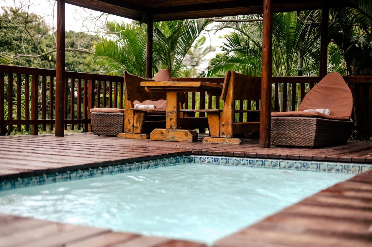 Two-Bedroom Log Cabin with Splash Pool