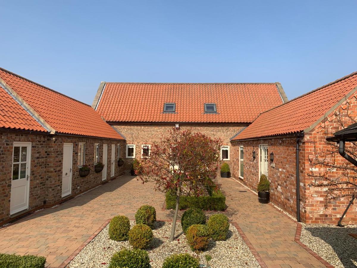 B&B North Somercotes - Meals Farm - Courtyard Room - Bed and Breakfast North Somercotes