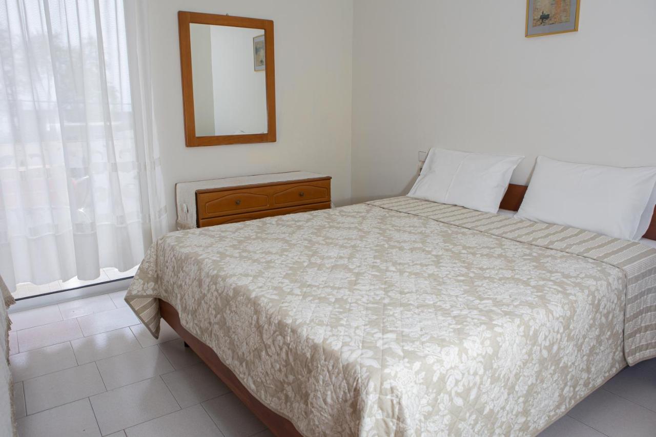 Kamer met Queensize Bed en Balkon