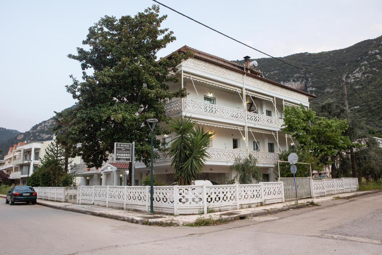 Ronzi Apartments - B&B Kamena Vourla
