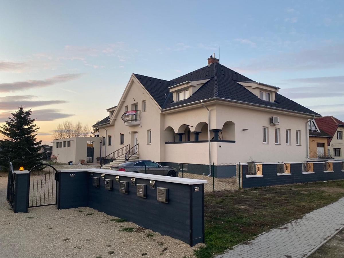 Vitalis Apartman - B&B Fertőszentmiklós