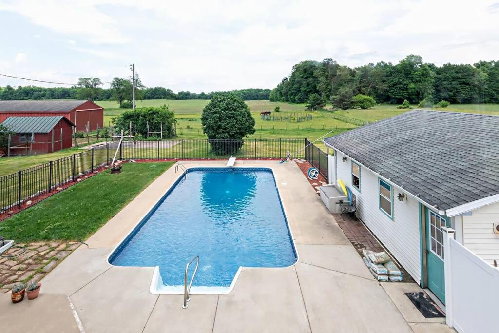 Wine Country Oasis Charming Farmhouse 10 Acres - Bed and Breakfast Berrien Center