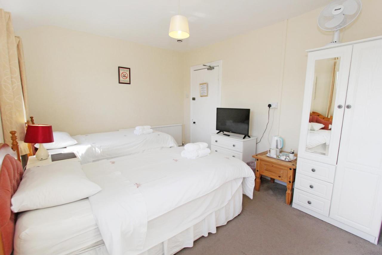 Twin Room - Second Floor