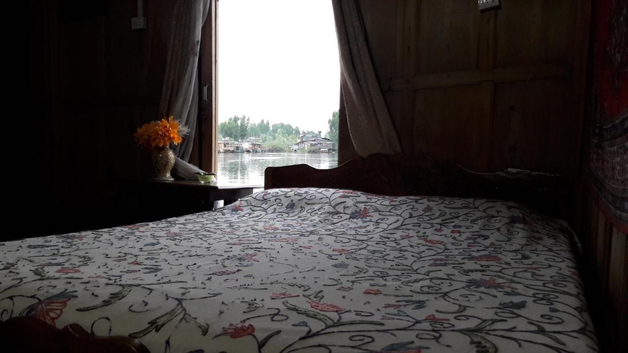 Deluxe Tweepersoonskamer met Zijdelings Uitzicht op Zee