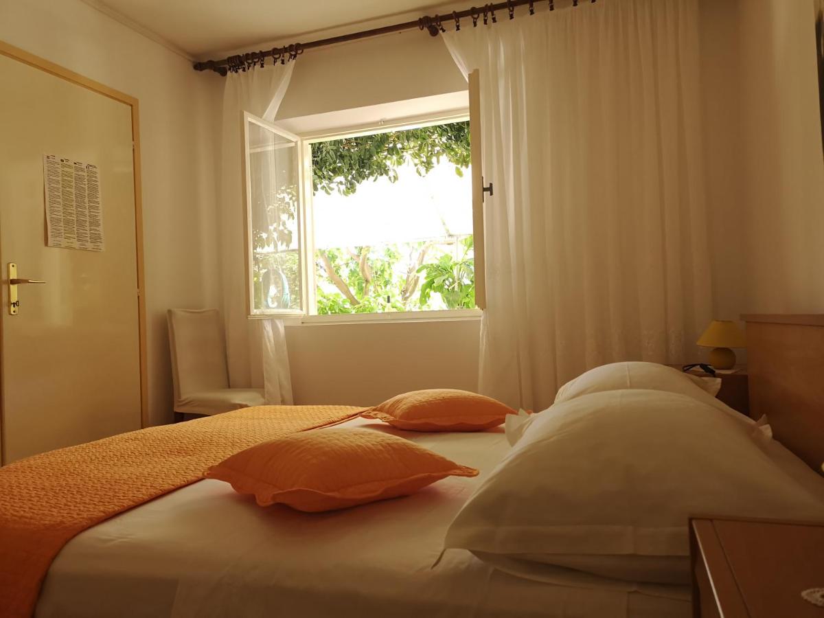 One-Bedroom Apartment with Garden View