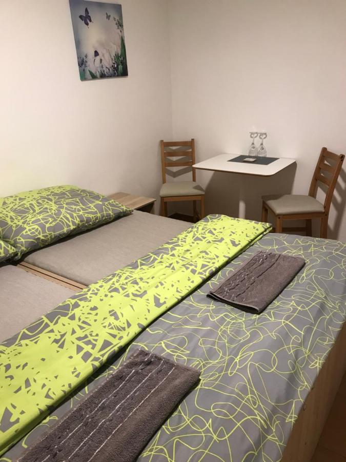 Doppel-/Zweibettzimmer mit Zustellbett