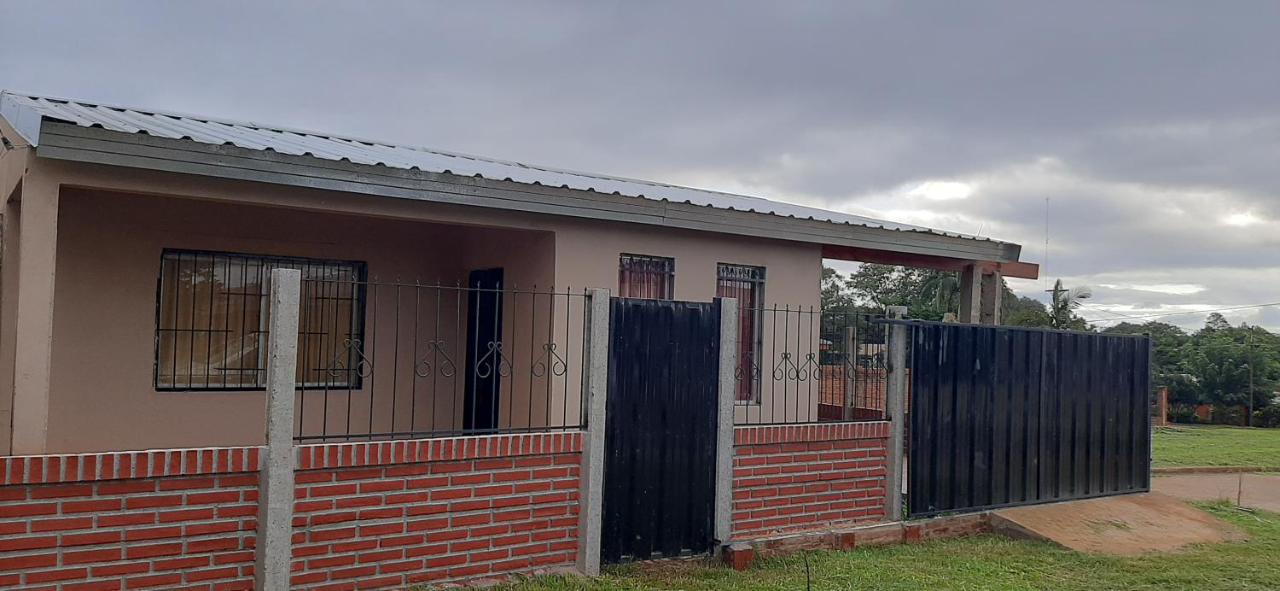 Casa con piscina en Gobernador Roca - B&B