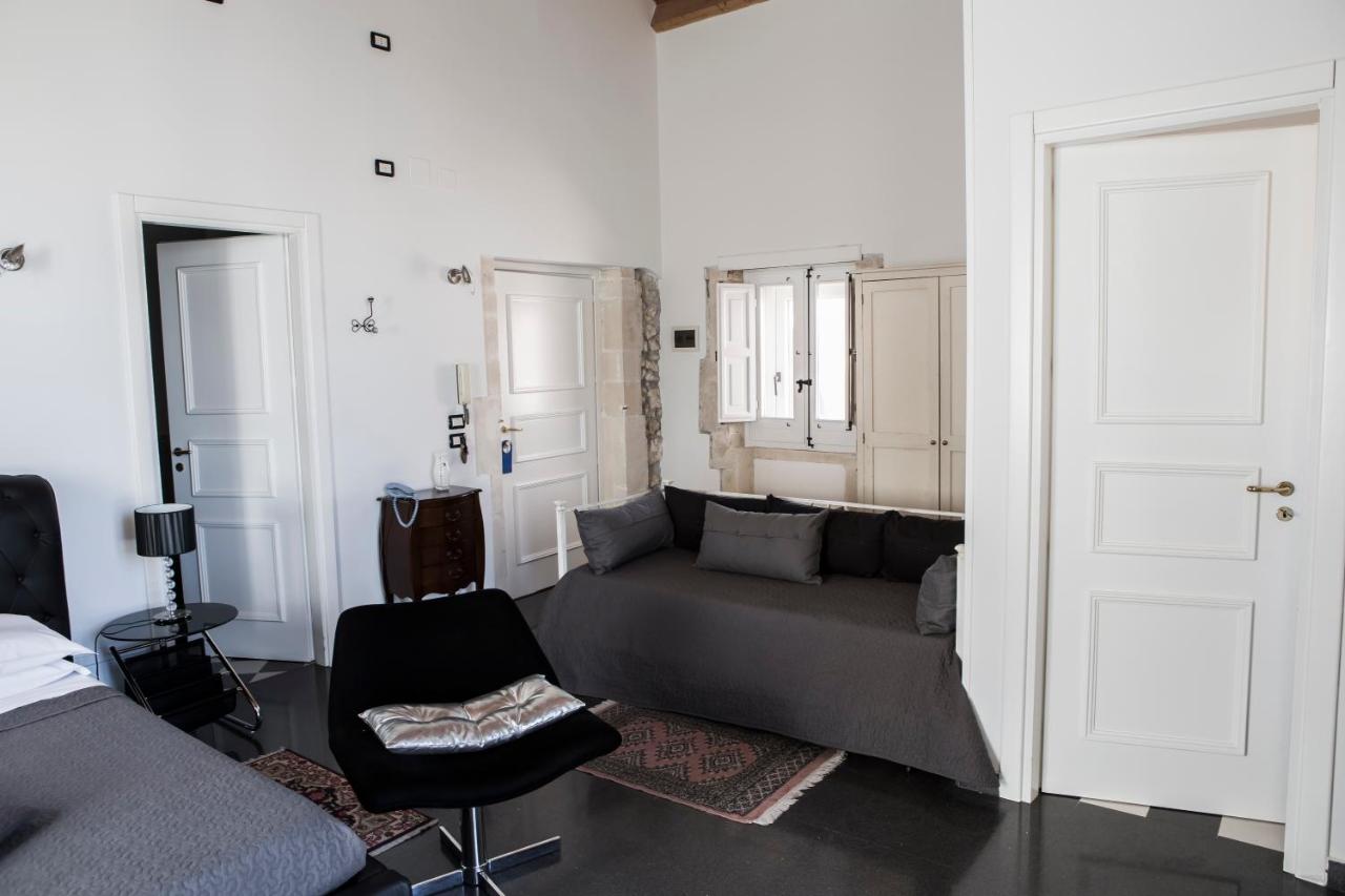 Suite with Balcony and Sea View