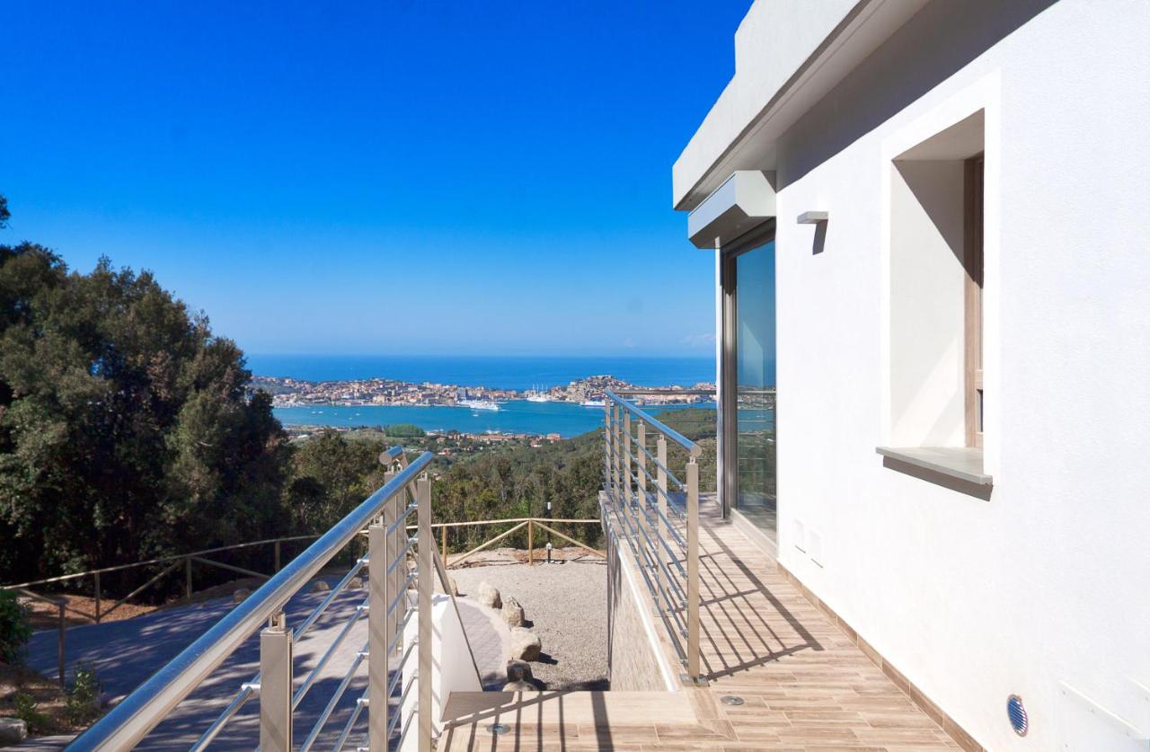 Villa Liam con Piscina - Goelba - B&B