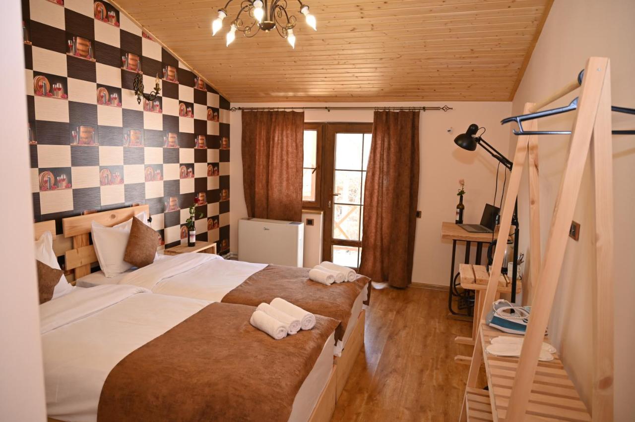 Camera Matrimoniale con Letto Supplementare