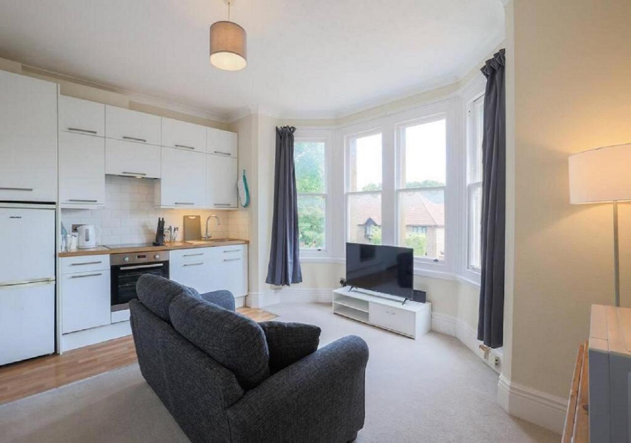 B&B Guildford - Lovely One Bed Apartment in Guildford - Bed and Breakfast Guildford