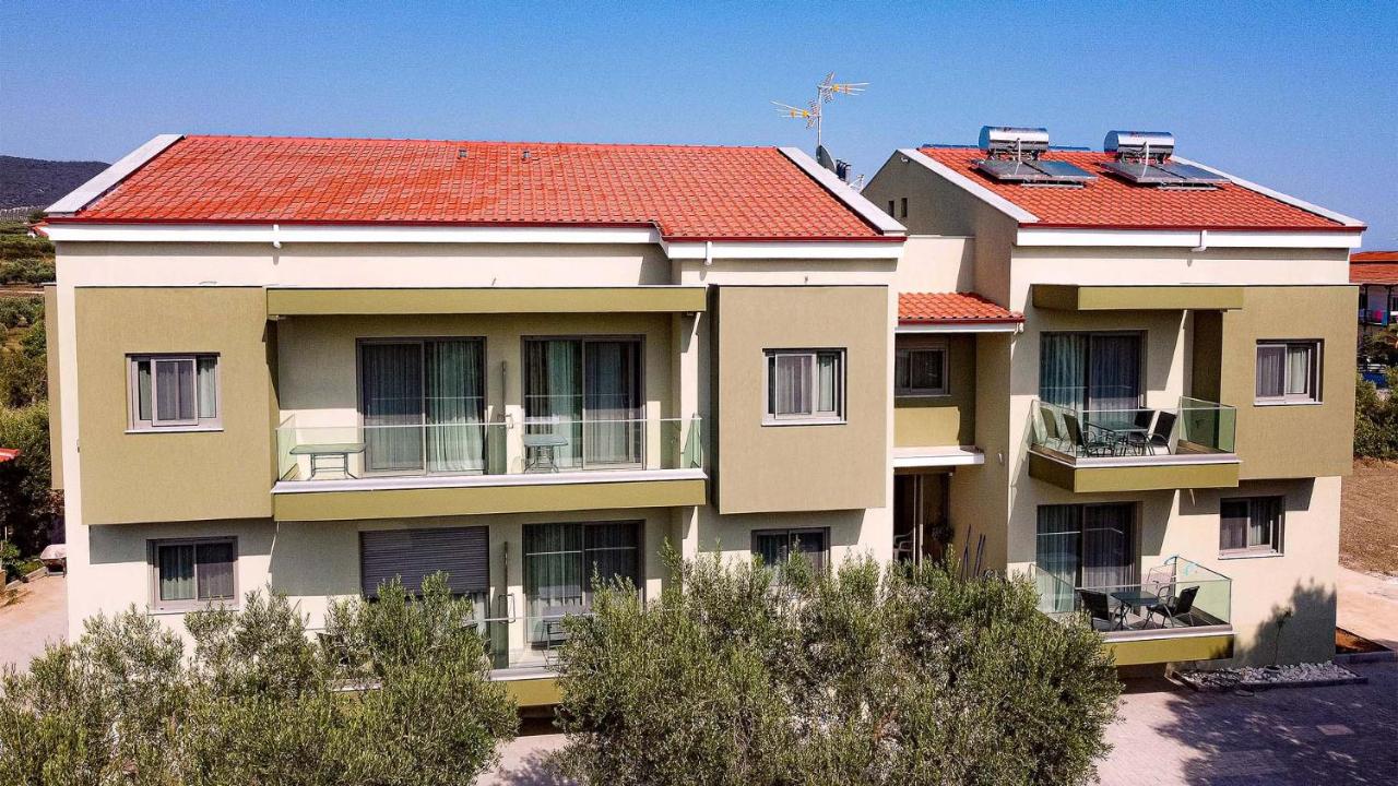 Estelle Family Luxury Apartments & Suites - Chambres d’hôtes Gerakiní