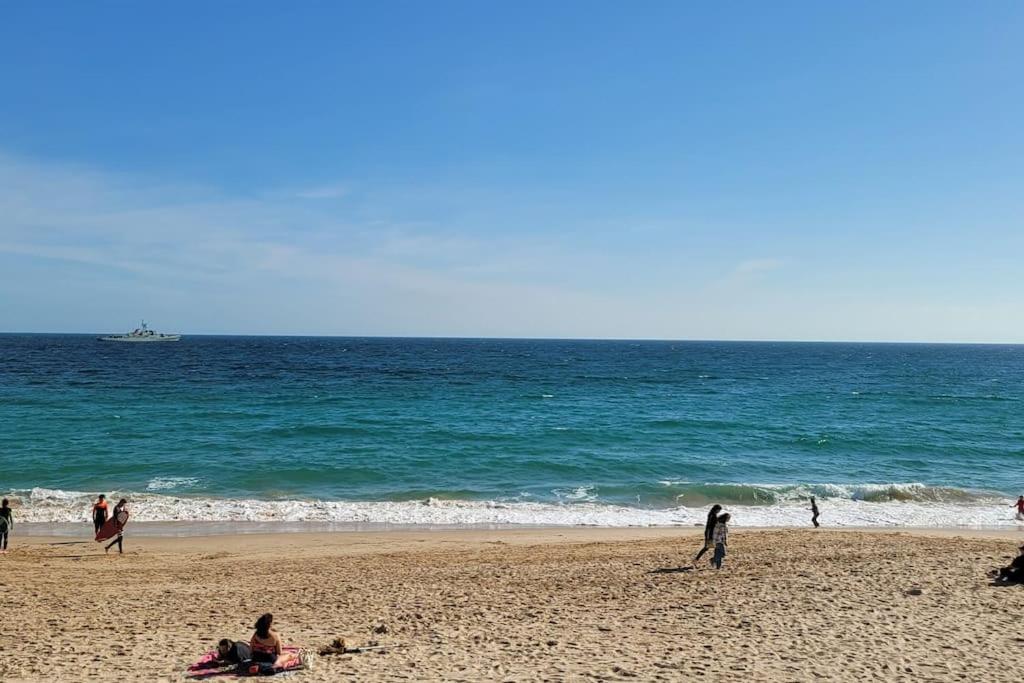 *SEA VIEW* New 3 Bedroom apt with FREE parking - B&B